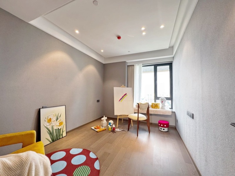 4室2廳2陽臺 龍江金茂府臥室