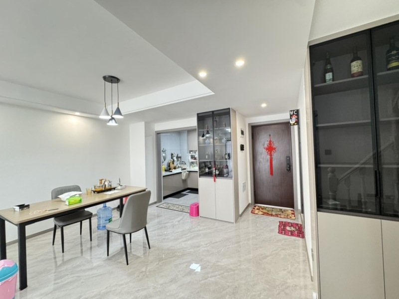 4室2廳1陽臺(tái) 保利璽樾璽公館餐廳