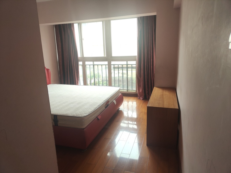 3室2廳1陽臺 玫瑰灣小區(qū)臥室