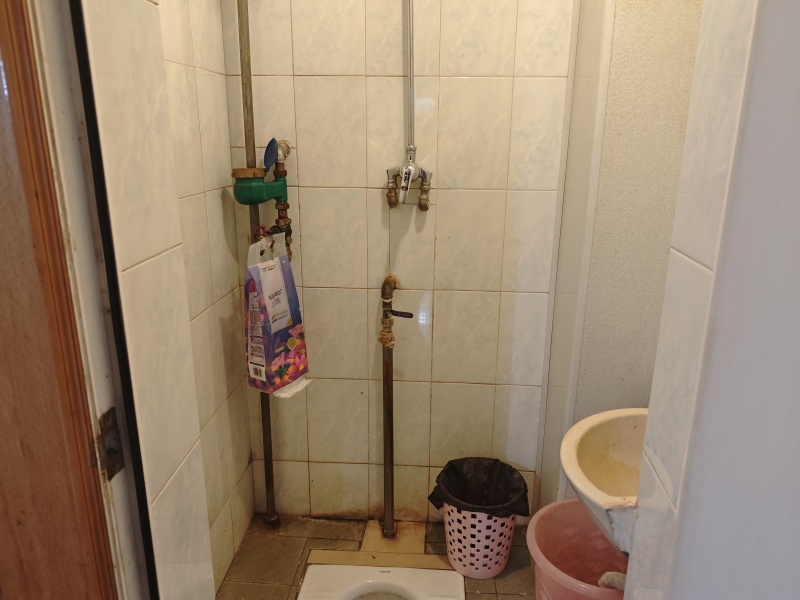 4室2廳1陽臺 寧靜小區(qū)衛(wèi)生間