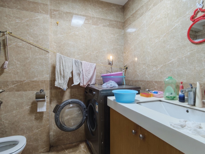 5室2廳3陽臺(tái) 同德極少墅別墅衛(wèi)生間