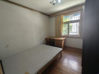 4室2廳1陽臺 寧靜小區(qū)臥室