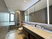 4室2廳2陽臺 龍江金茂府衛(wèi)生間