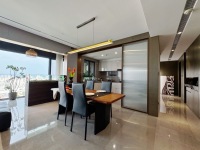 4室2廳2陽臺 龍江金茂府餐廳