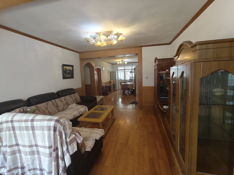 4室2廳1陽臺 寧靜小區(qū)客廳