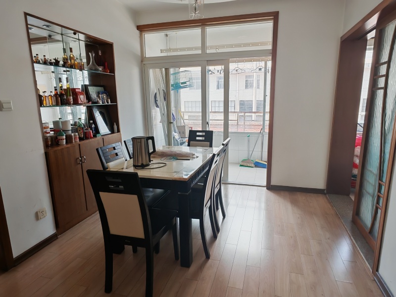 3室2廳1陽臺(tái) 高新文翠園餐廳