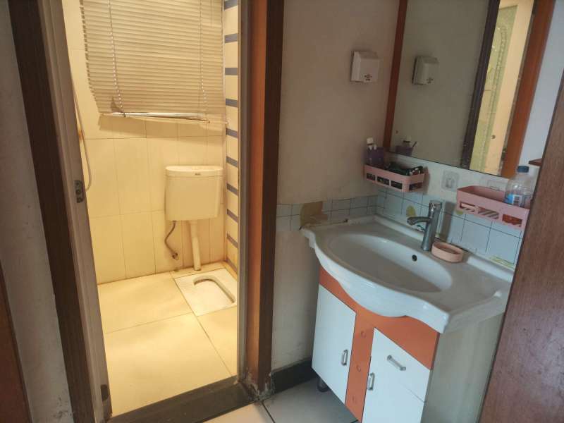 3室2廳1陽臺 玫瑰灣小區(qū)衛(wèi)生間