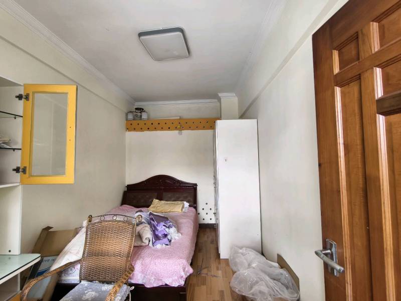 4室2廳2陽(yáng)臺(tái) 福信花園臥室