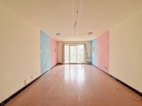 3室2廳1陽臺(tái) 第一國際客廳