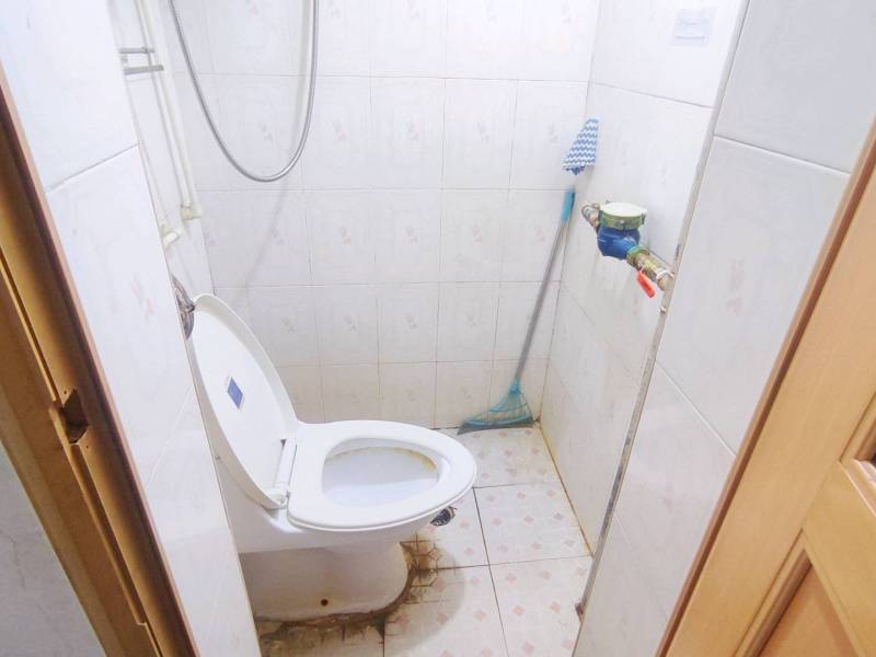 1室1廳 云大東二院家屬區(qū)衛(wèi)生間