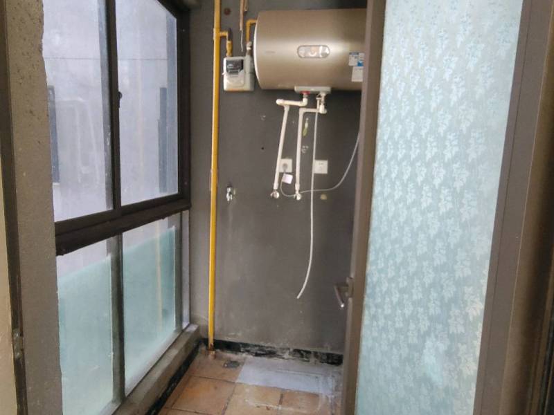 4室2廳2陽臺 金域緹香陽臺