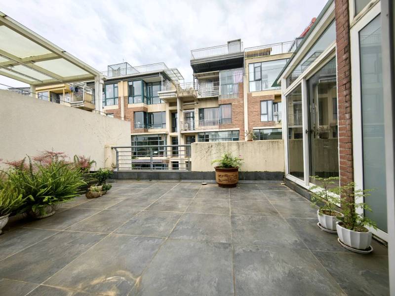 4室3廳2陽臺(tái) 云康園別墅陽臺(tái)