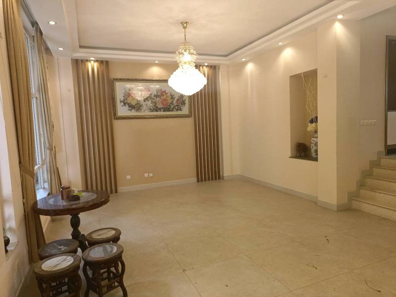 5室3廳4陽臺 湖畔之夢別墅客廳