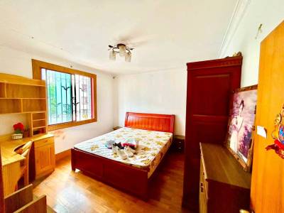 3室2廳2陽臺(tái) 金星小區(qū)