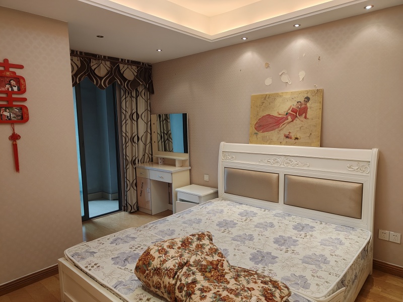 2室2廳2陽(yáng)臺(tái) 紅星國(guó)際晶品公寓臥室