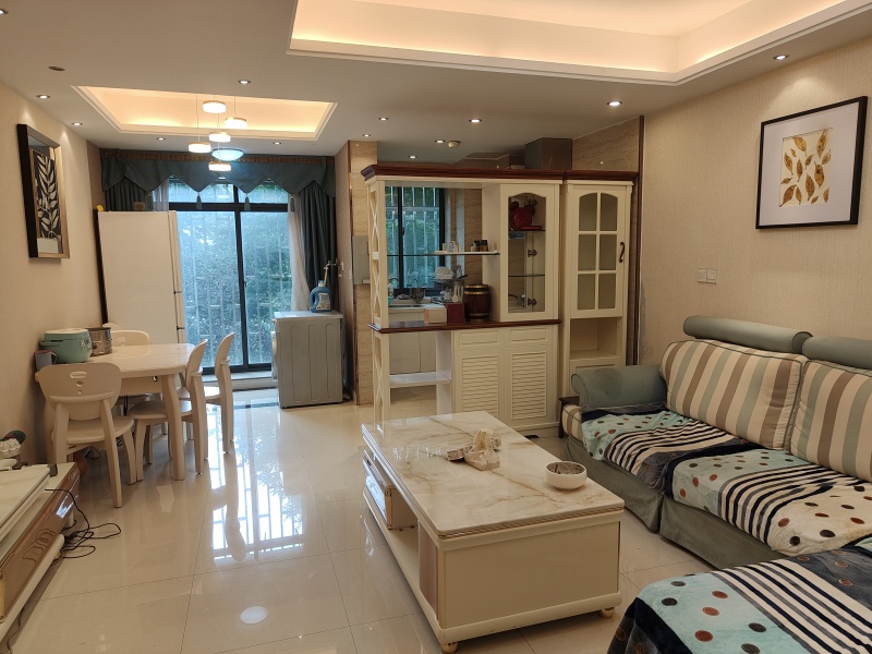 2室2廳2陽(yáng)臺(tái) 紅星國(guó)際晶品公寓客廳