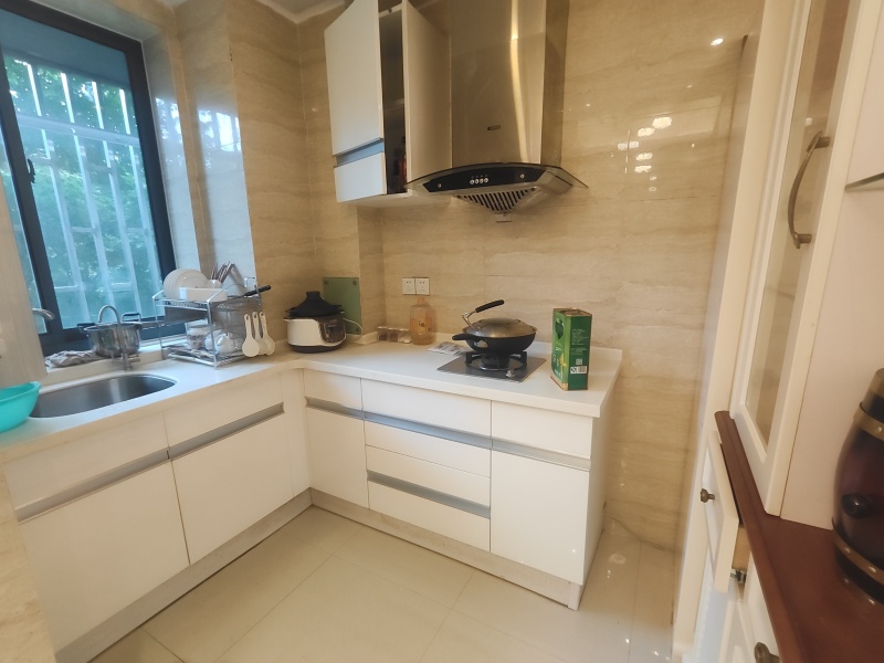 2室2廳2陽(yáng)臺(tái) 紅星國(guó)際晶品公寓廚房