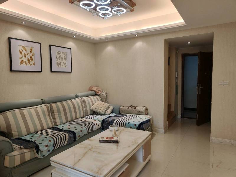 2室2廳2陽(yáng)臺(tái) 紅星國(guó)際晶品公寓門廳