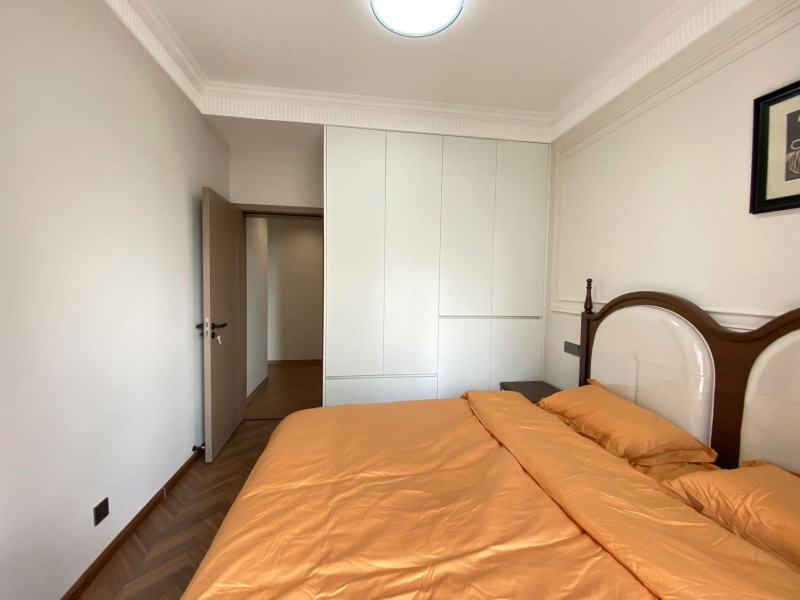 3室2廳2陽臺 云南映象C區(qū)臥室