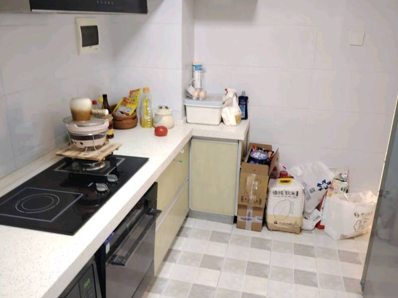 3室2廳1陽臺(tái) 中天城天闊廚房