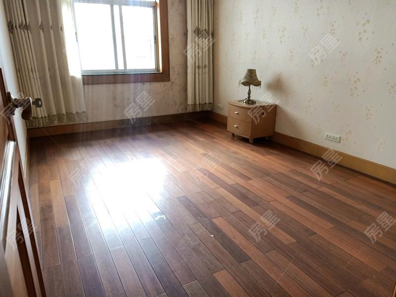 4室2廳1陽(yáng)臺(tái) 丹霞路245號(hào)臥室