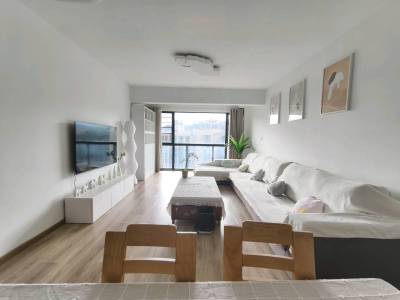 3室2廳2陽臺(tái) 西府景苑