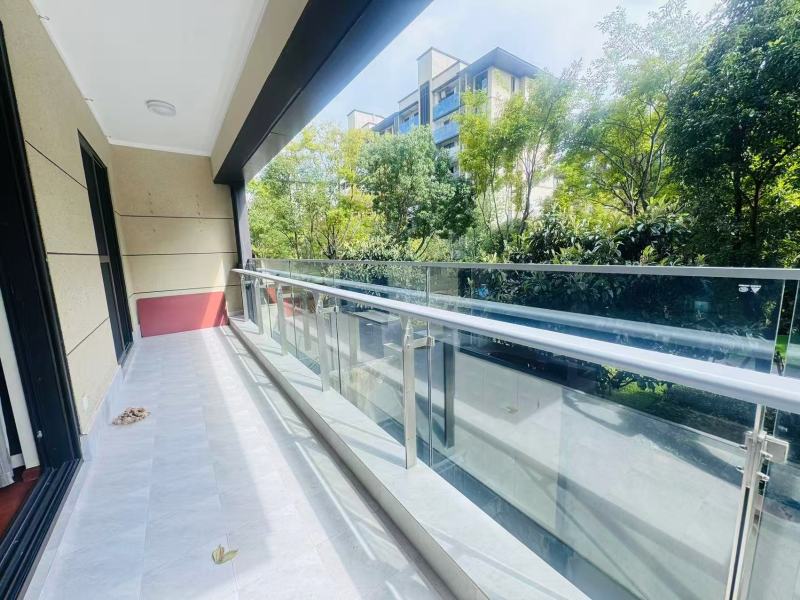 4室2廳2陽臺(tái) 華夏四季二期陽臺(tái)