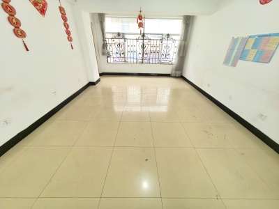 3室2廳1陽(yáng)臺(tái) 教場(chǎng)中路250號(hào)