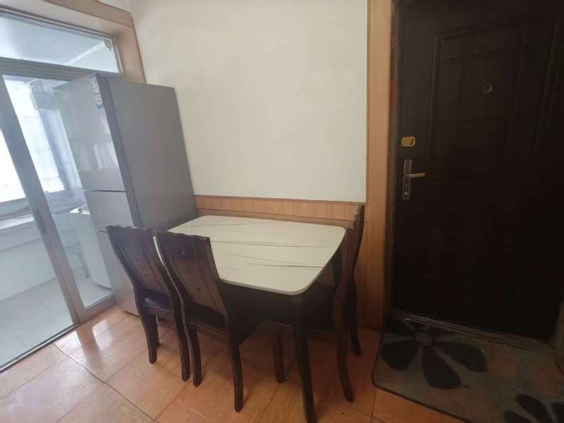 2室2廳1陽臺 白龍苑門廳