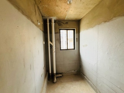 4室2廳2陽臺 萬科銀海泊岸瀾庭