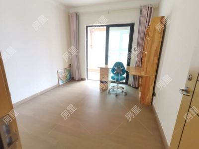 4室2廳1陽(yáng)臺(tái) 海倫堡中央廣場(chǎng)