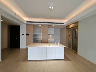 4室2廳2陽(yáng)臺(tái) 俊發(fā)逸天峰