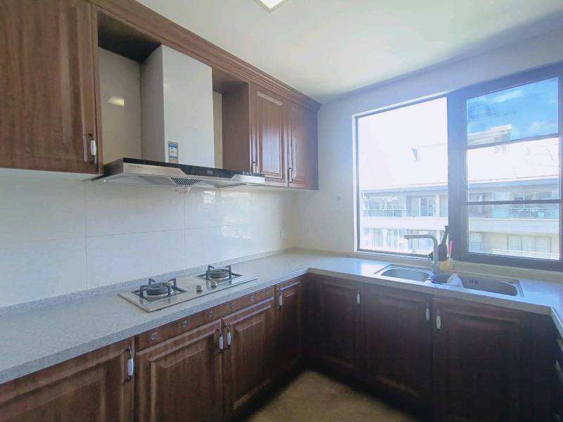 3室2廳2陽臺 招商海公館廚房