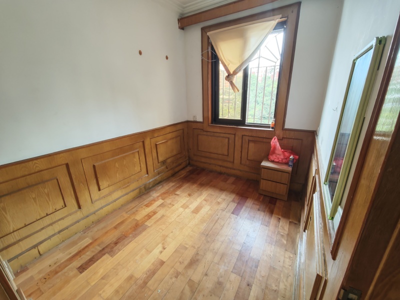 3室2廳 白龍?jiān)放P室