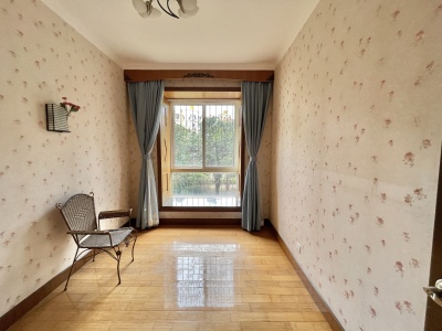 5室2廳2陽(yáng)臺(tái) 東方玫瑰園