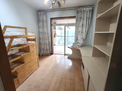 4室2廳2陽臺 酈島嘉園臥室