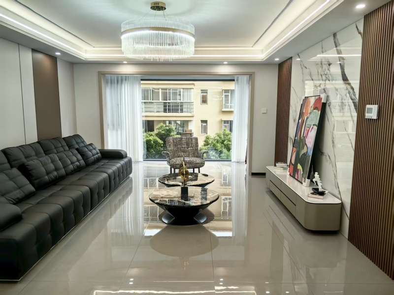 3室2廳2陽臺 時(shí)代風(fēng)華二期客廳