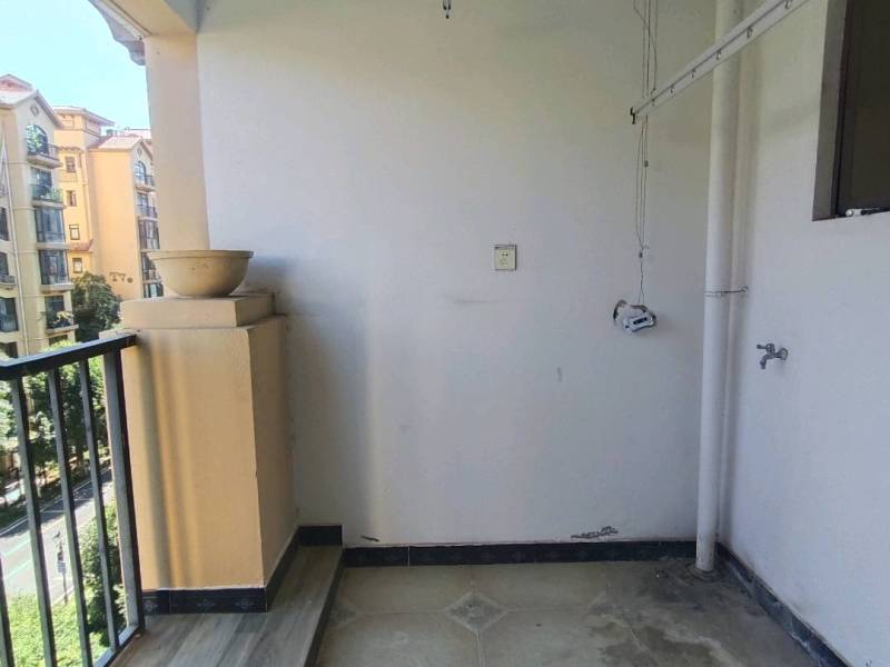 4室2廳2陽臺 萬和花園陽臺