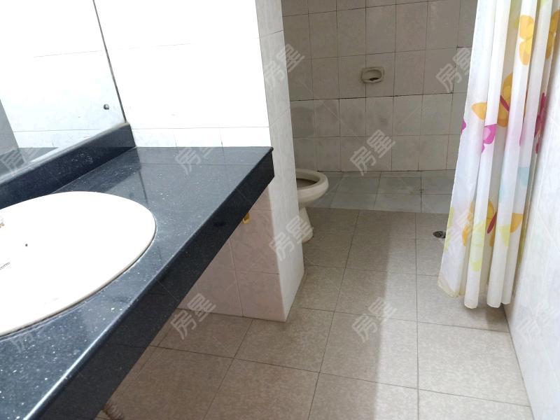 4室2廳1陽(yáng)臺(tái) 丹霞路245號(hào)衛(wèi)生間