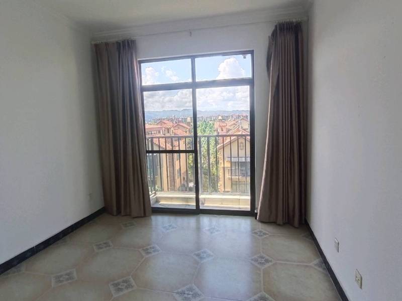 4室2廳2陽臺 萬和花園臥室