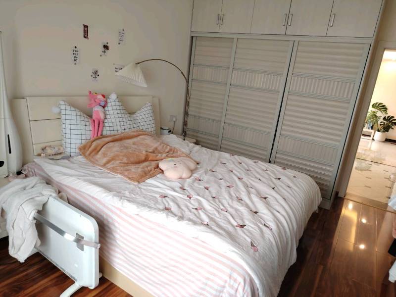 3室2廳1陽臺(tái) 中天城天闊臥室