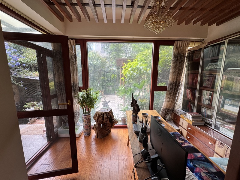 3室2廳1陽臺 滇池衛(wèi)城尚層陽臺