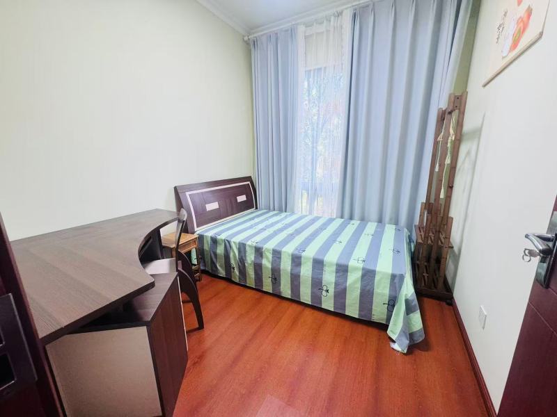 4室2廳2陽臺(tái) 華夏四季二期臥室