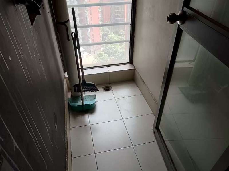 1室1廳1陽臺 經(jīng)典雙城一期陽臺