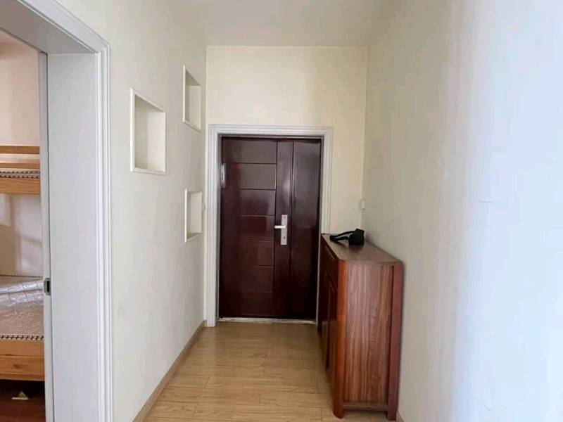 3室2廳2陽臺(tái) 和諧世紀(jì)門廳