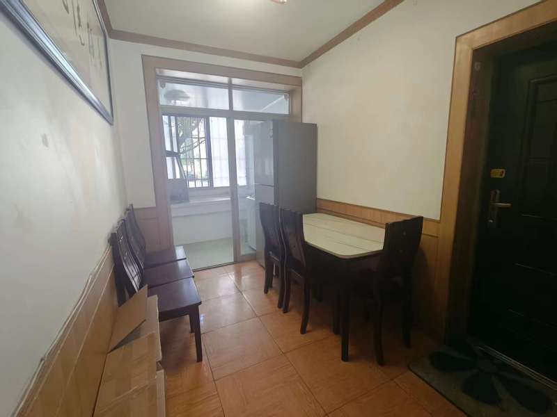 2室2廳1陽臺 白龍苑餐廳