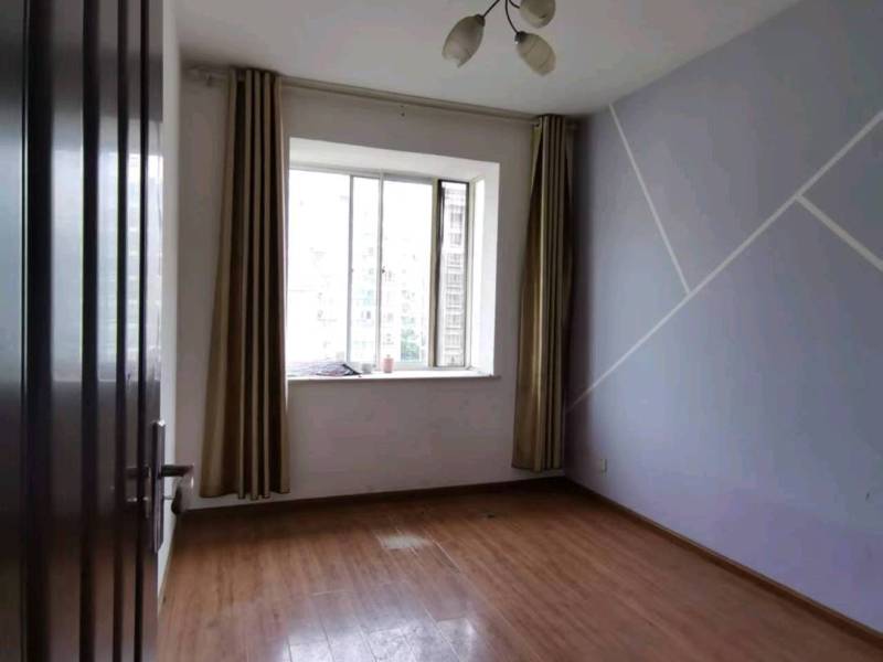 6室3廳2陽臺 夏意雅園臥室