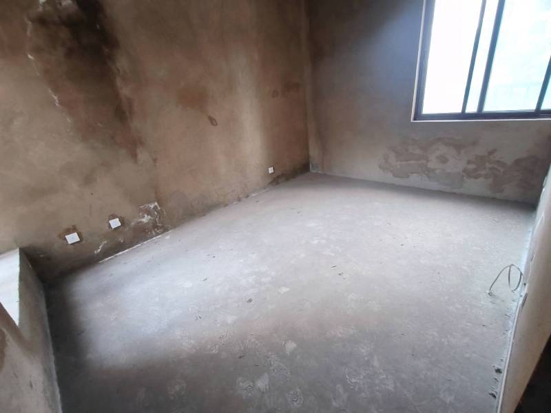 4室2廳2陽臺 平和花園臥室