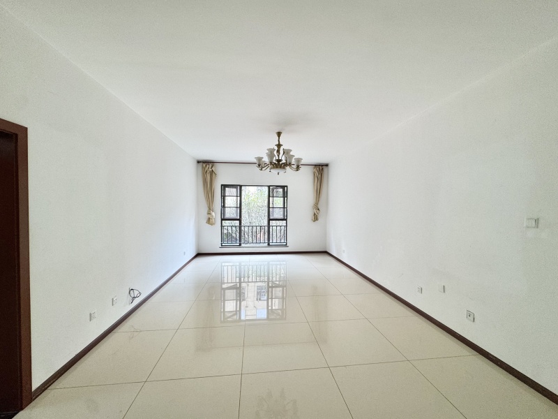 5室2廳2陽臺 實力玖如堂一期客廳