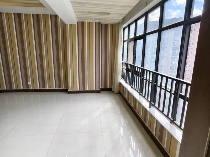 3室2廳1陽臺 春城慧谷B區(qū)陽臺